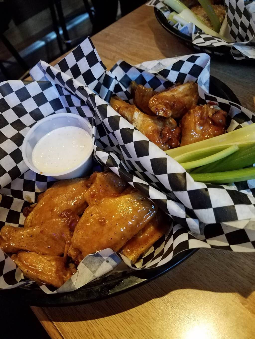 Back Burner Bar & Grill | restaurant | 870 4th Ave, Coraopolis, PA 15108, USA | 4123757755 OR +1 412-375-7755