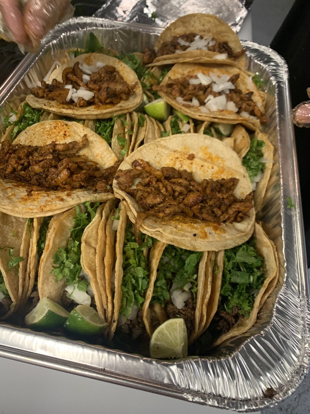 Tienda y taqueria la bonita | restaurant | 4915 Commercial Ave, Madison, WI 53704, USA | 6082839982 OR +1 608-283-9982