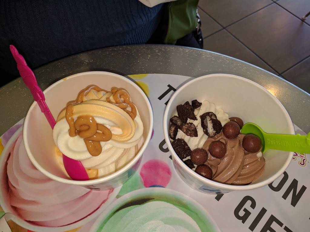 Menchies Frozen Yogurt | bakery | 11162 Parkside Dr, Knoxville, TN 37934, USA | 8656712910 OR +1 865-671-2910