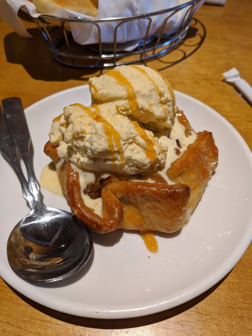 Olive Garden Italian Restaurant | meal takeaway | 1870 Joe Battle Blvd, El Paso, TX 79936, USA | 9158578580 OR +1 915-857-8580