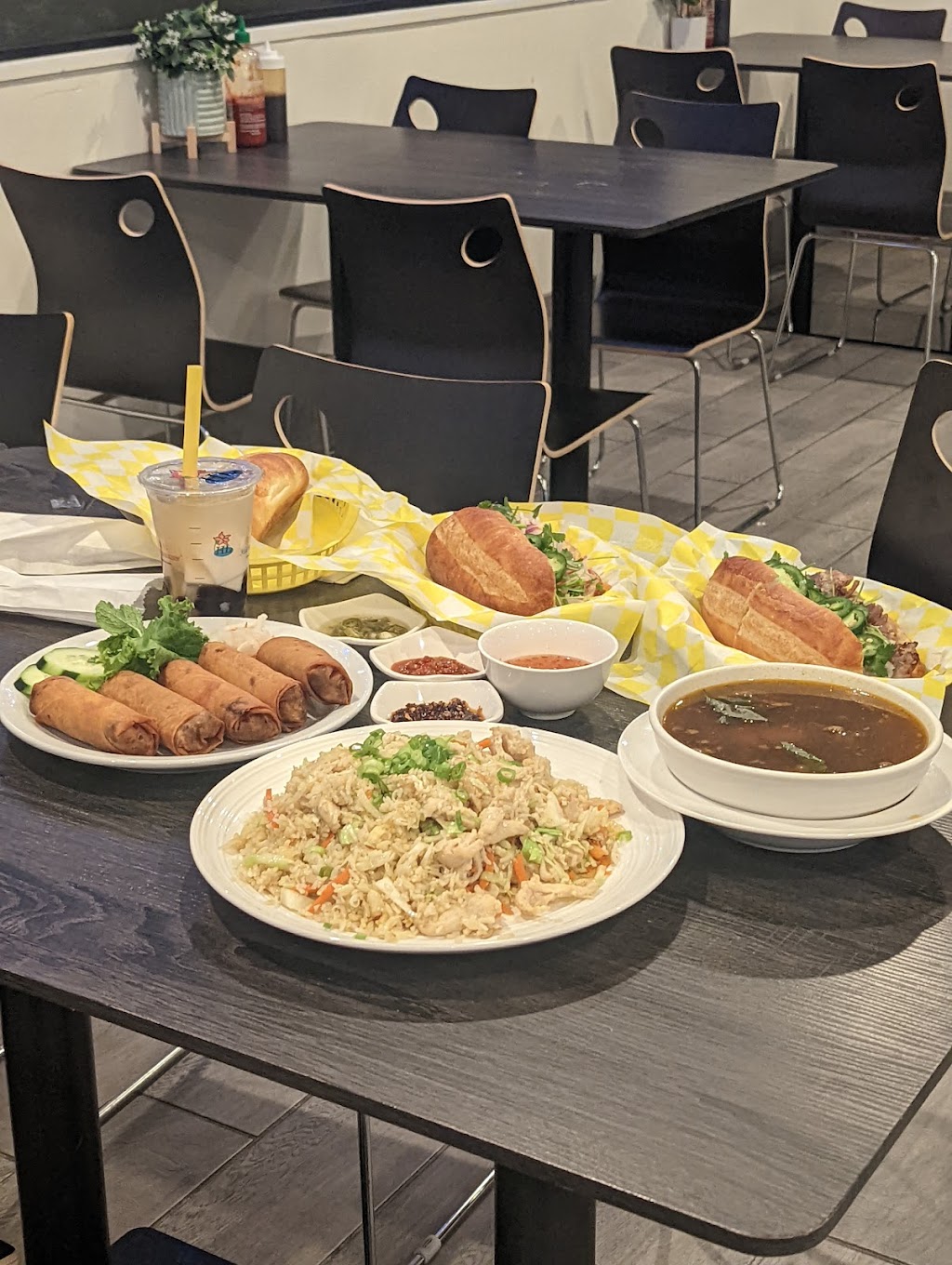 Huong Lan Sandwiches | restaurant | 811 Wales Dr, Folsom, CA 95630, USA | 9169843815 OR +1 916-984-3815