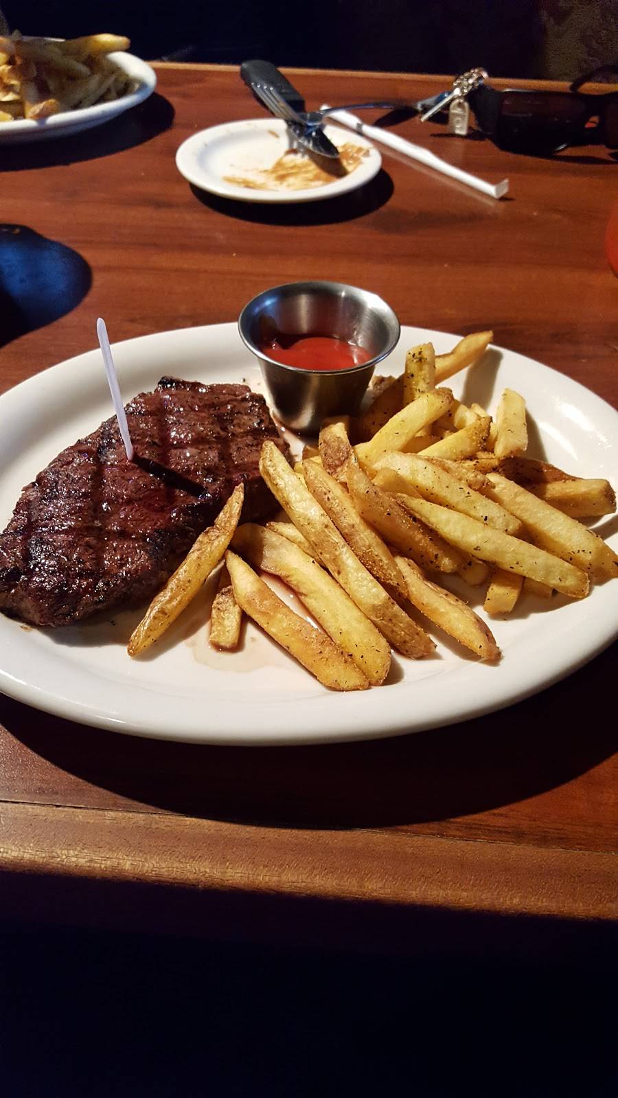 Cool Hand Lukes | restaurant | 1669 Colusa Hwy, Yuba City, CA 95993, USA | 5308229900 OR +1 530-822-9900