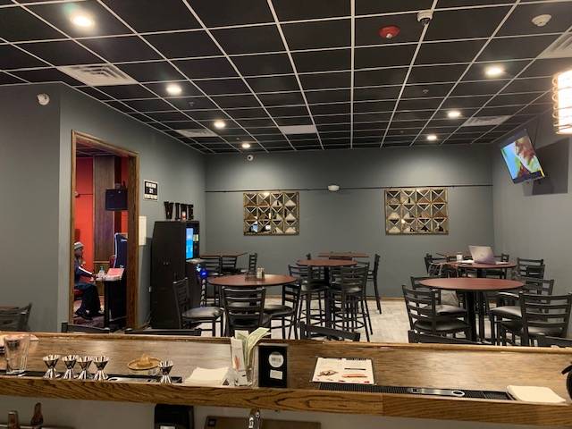 Lucky Bernies - South Chicago Heights | restaurant | 3359 - A Chicago Rd, South Chicago Heights, IL 60411, USA | 7082485406 OR +1 708-248-5406