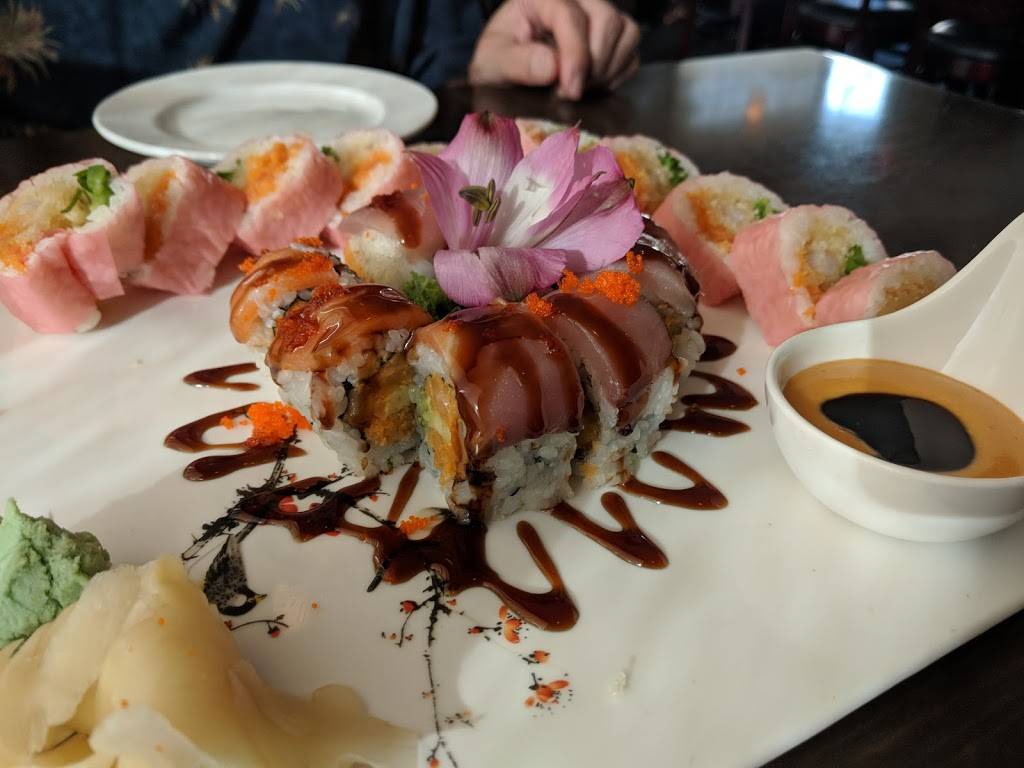 Kumo Sushi | restaurant | 2916 N Main St, Fuquay-Varina, NC 27526, USA | 9199860983 OR +1 919-986-0983