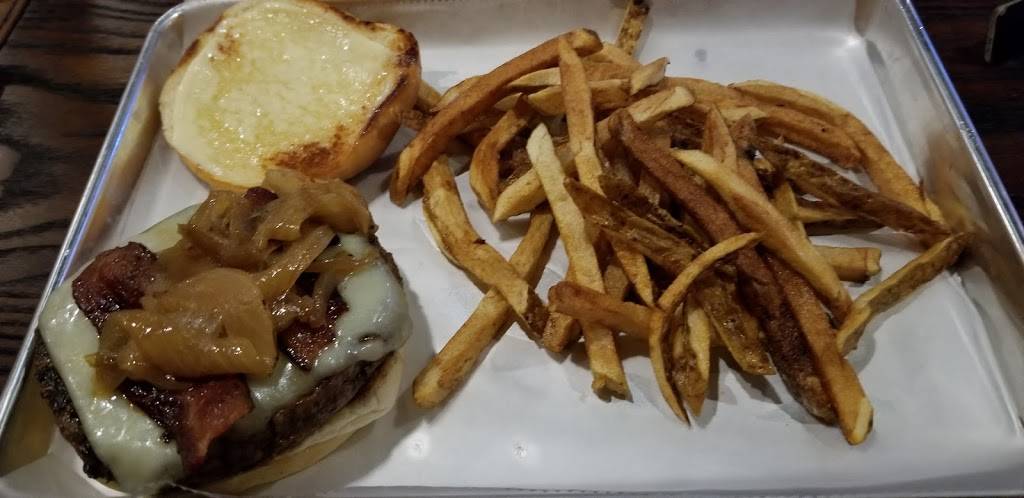 Tinwood Tavern | restaurant | 120 Johnson Dr, Uhrichsville, OH 44683, USA | 7402297081 OR +1 740-229-7081