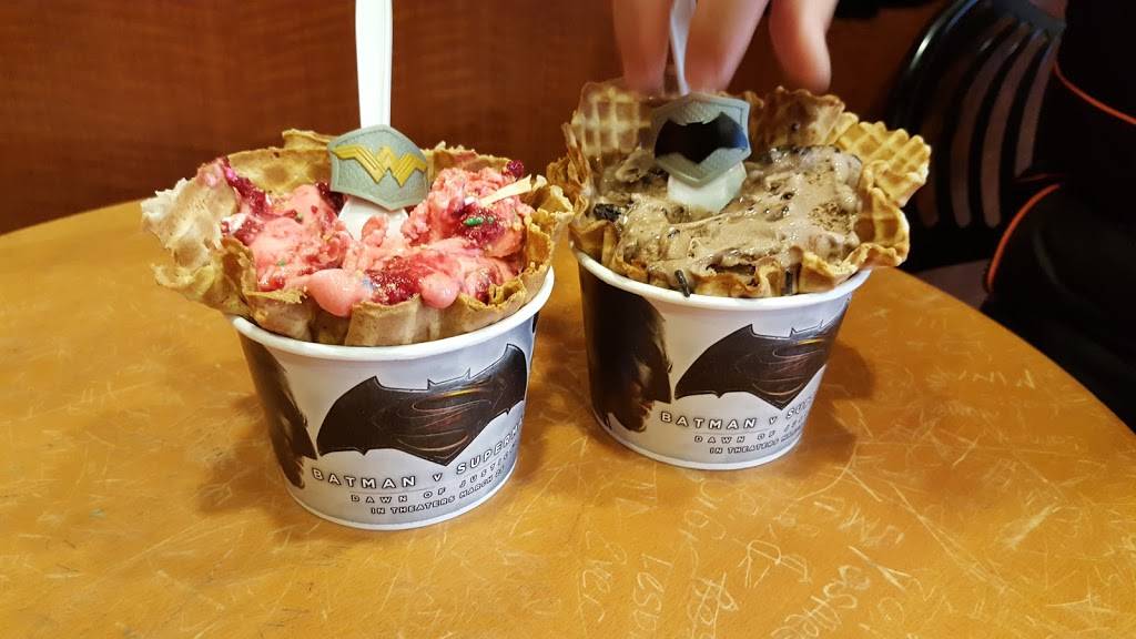 Cold Stone Creamery | bakery | 1316 S Halsted St, Chicago, IL 60607, USA | 3122262800 OR +1 312-226-2800