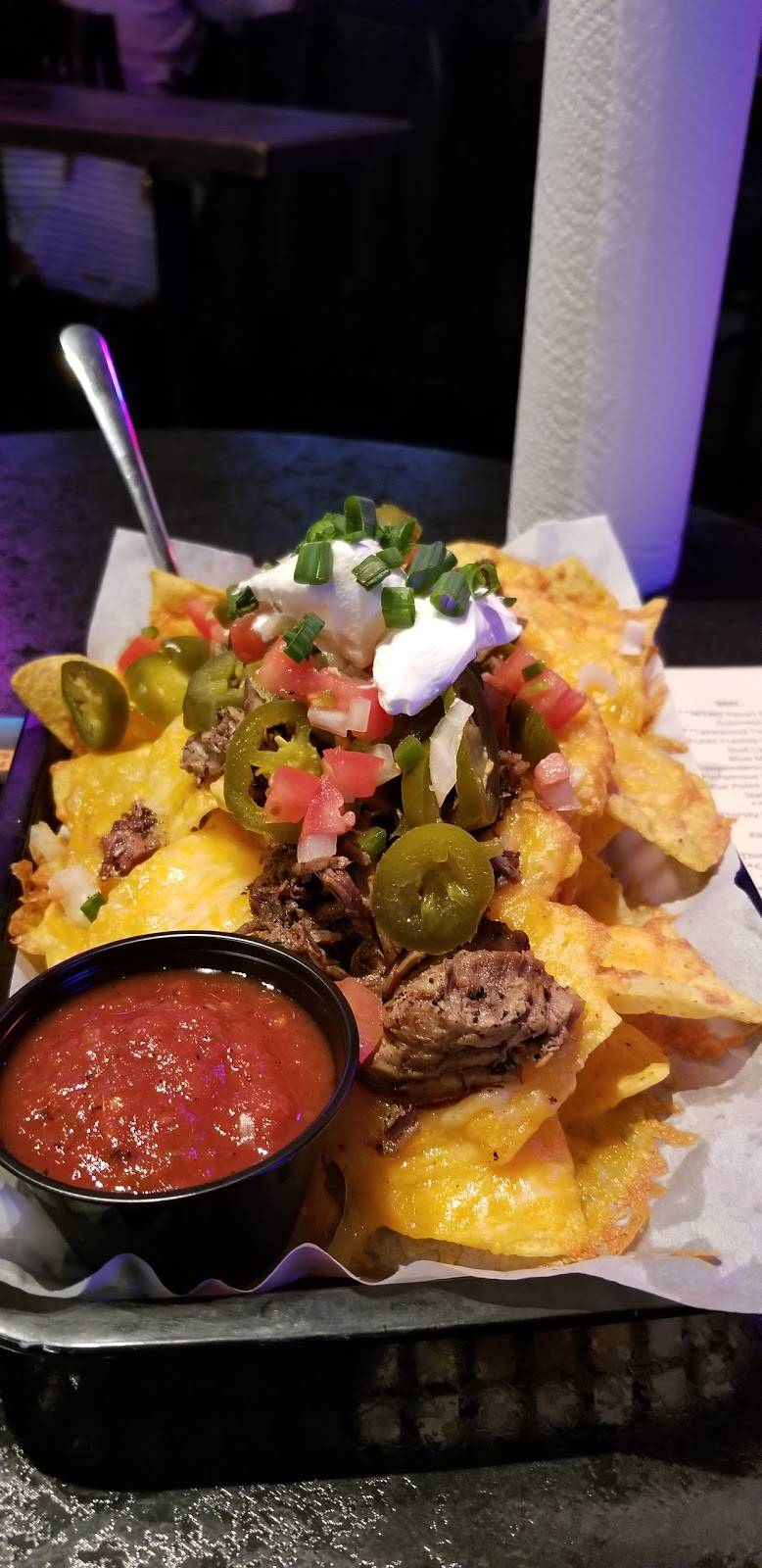 Woody’s Tavern & Grill | restaurant | 12801 Shops Pkwy #100, Bee Cave, TX 78738, USA | 5122638374 OR +1 512-263-8374