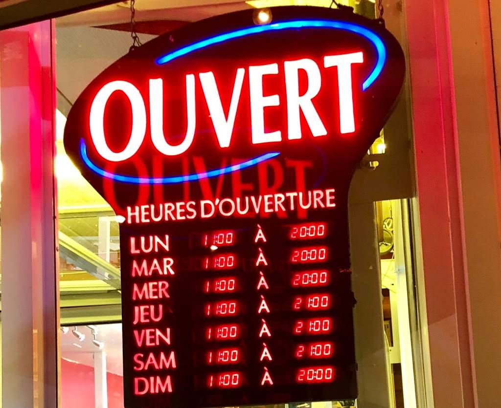 Queues de Castor | restaurant | 100 Boulevard Laurier, McMasterville, QC J3G 1P8, Canada | 4506562367 OR +1 450-656-2367