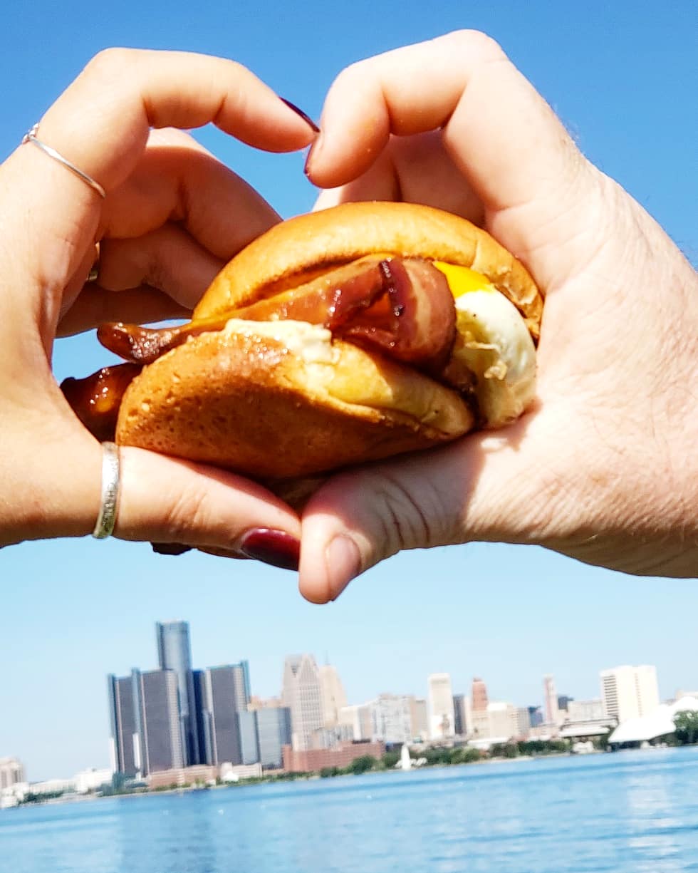 Iggys Eggies | restaurant | 34 W Grand River Ave #2, Detroit, MI 48226, USA | 3139861174 OR +1 313-986-1174