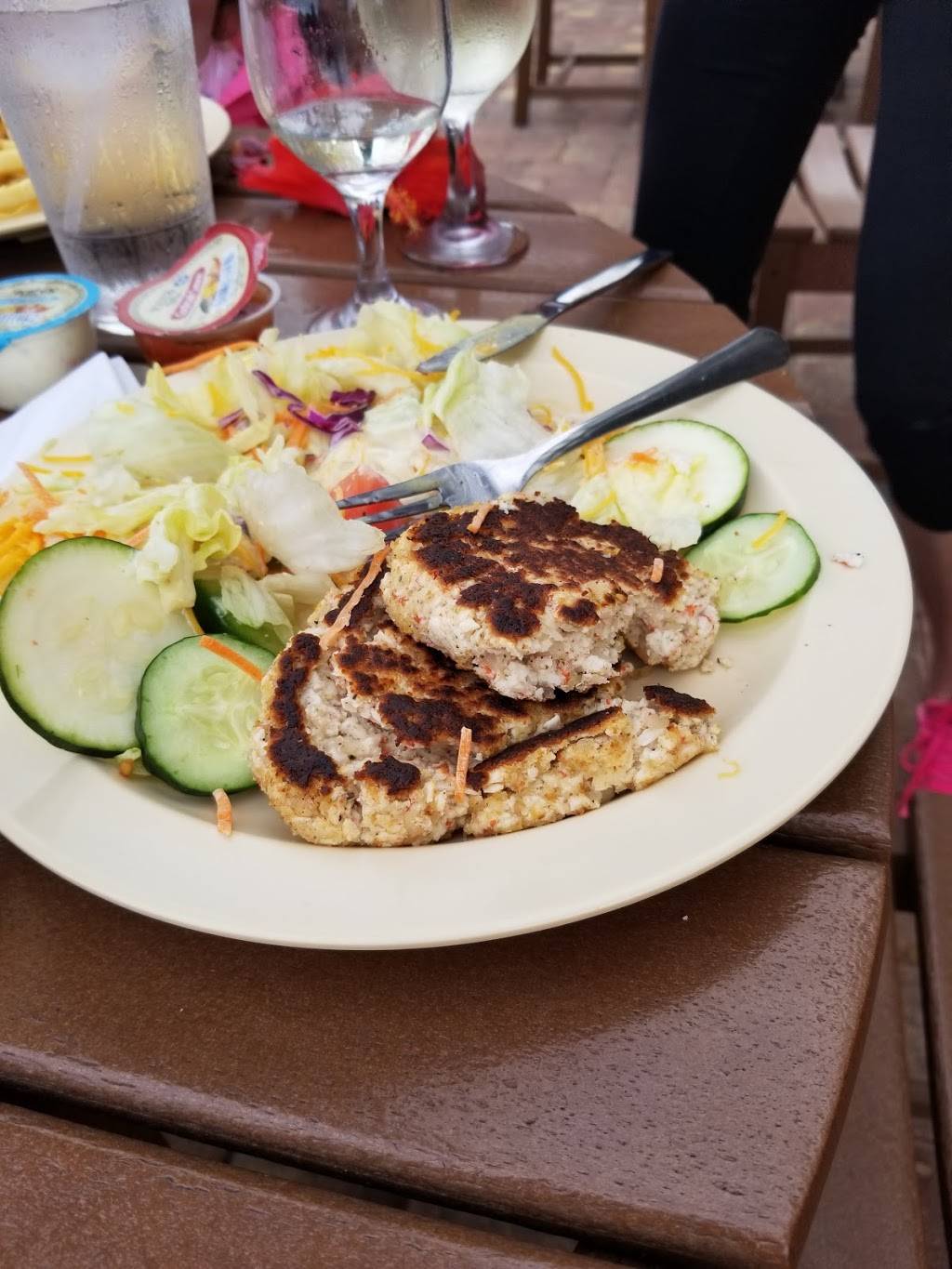 The Pig & Whistle | restaurant | 240 N Orlando Ave, Cocoa Beach, FL 32931, USA | 3217990724 OR +1 321-799-0724