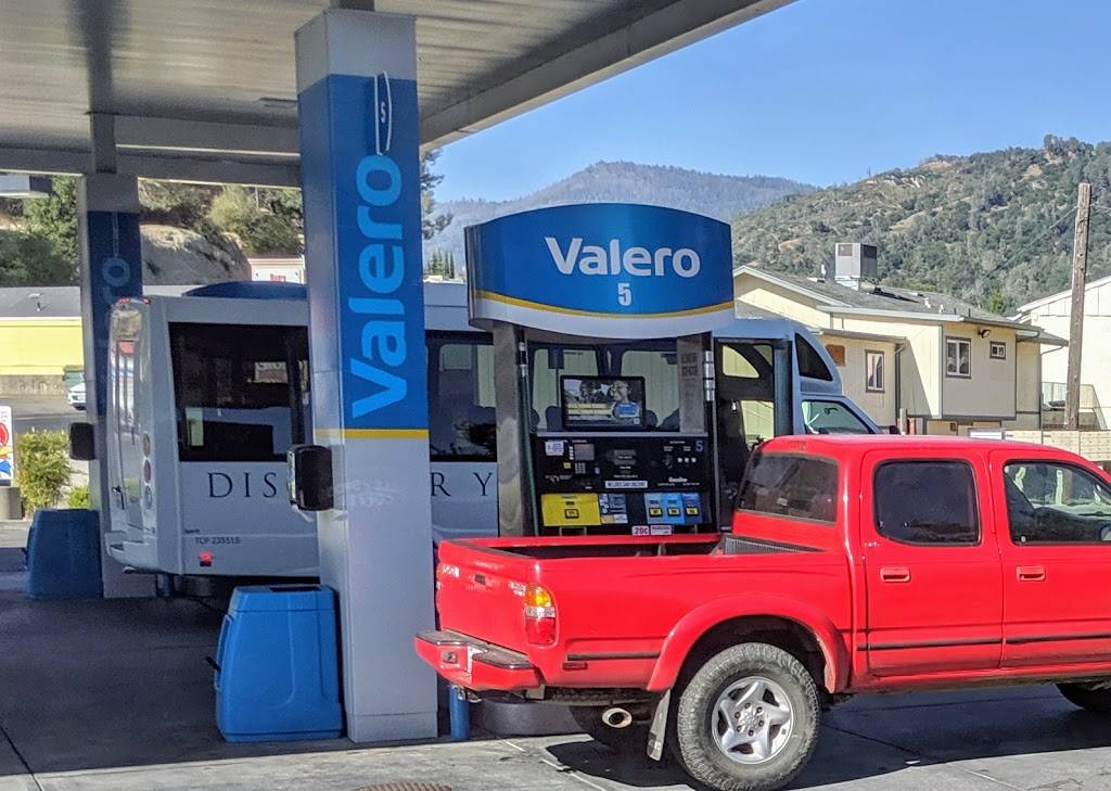 Valero Gas & Chesters Fried Chicken | restaurant | 40387 CA-41, Oakhurst, CA 93644, USA | 5596586333 OR +1 559-658-6333