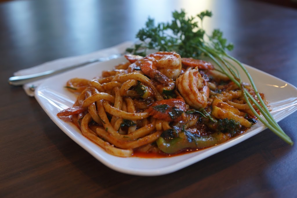 Aung Family Restaurant | restaurant | 2768 Elmwood Ave, Kenmore, NY 14217, USA | 7165756467 OR +1 716-575-6467