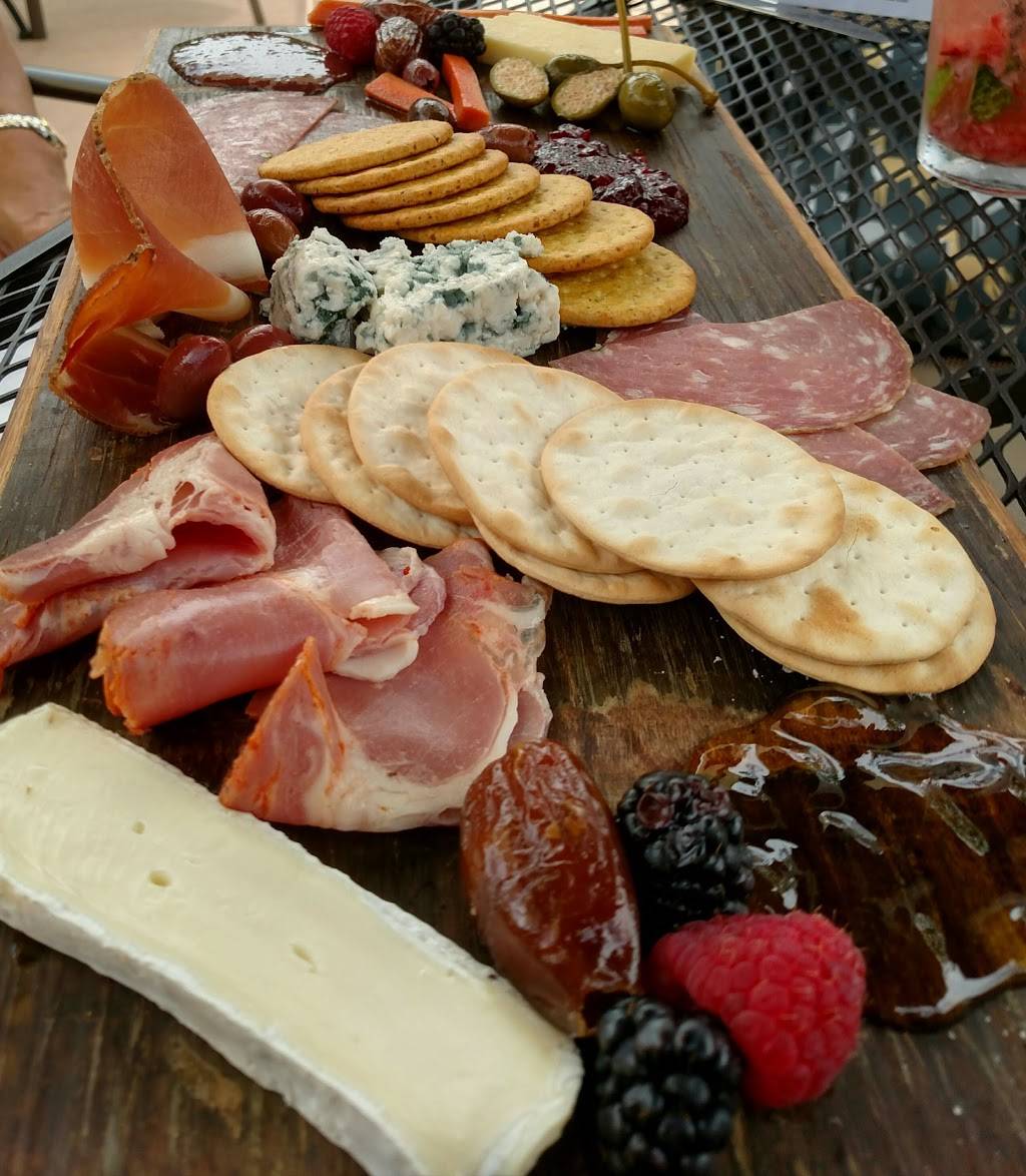 Ørchard Bar & Table | restaurant | 3266 NE Catawba Rd, Port Clinton, OH 43452, USA | 4197977324 OR +1 419-797-7324