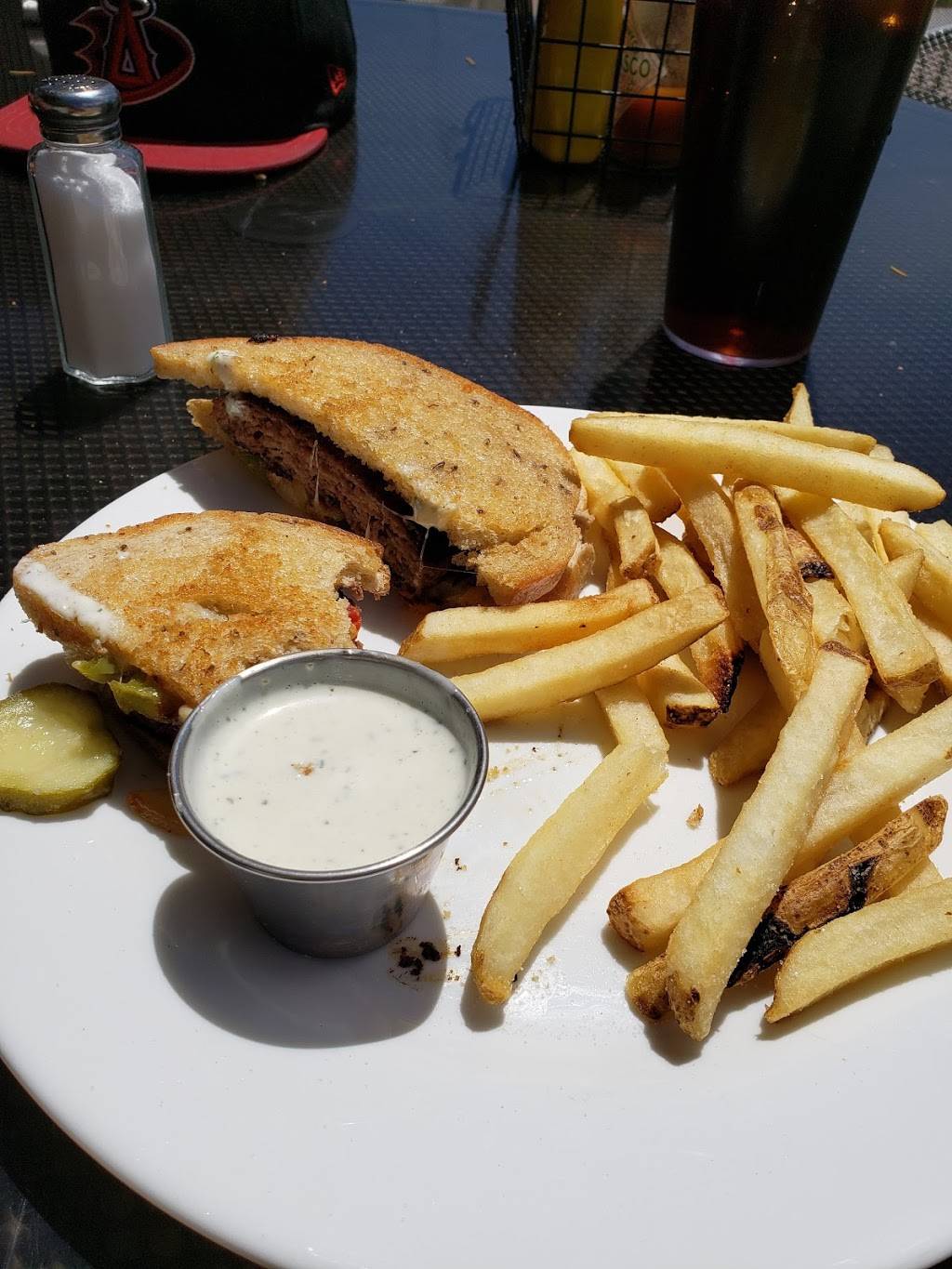 Patty Jewett Bar and Grill | restaurant | 900 E Espanola St, Colorado Springs, CO 80907, USA | 7193856908 OR +1 719-385-6908