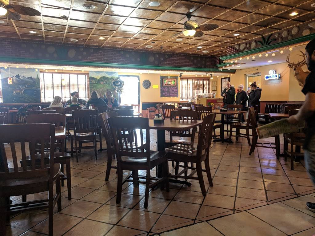 Tequilas Mexican Restaurant | restaurant | 721 W Washington St, Benton, IL 62812, USA | 6184353112 OR +1 618-435-3112