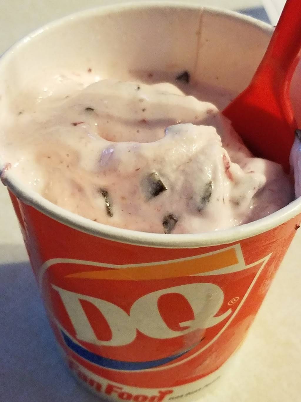 Dairy Queen Grill & Chill | restaurant | 8895 Darrow Rd, Twinsburg, OH 44087, USA | 3304254196 OR +1 330-425-4196