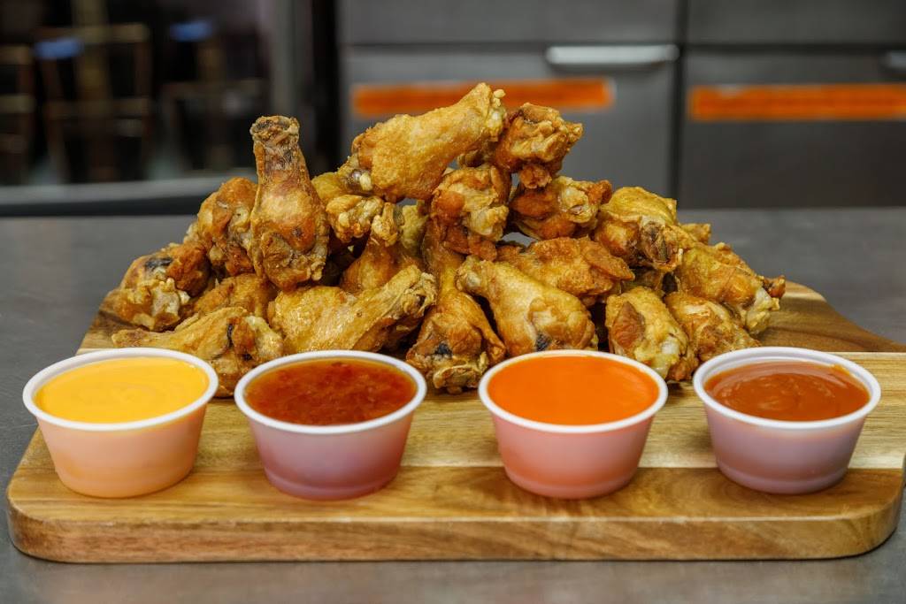 IL Primo Pizza & Wings | restaurant | 2209 SW Santa Barbara Pl #103, Cape Coral, FL 33991, USA | 2395733435 OR +1 239-573-3435