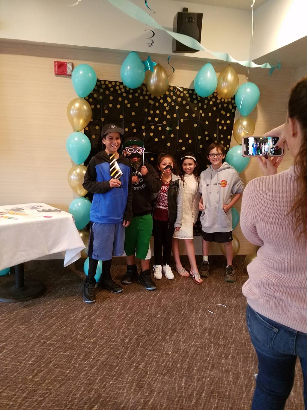 Jack in the Box | restaurant | 17015 Condit Rd, Morgan Hill, CA 95037, USA | 4087781078 OR +1 408-778-1078