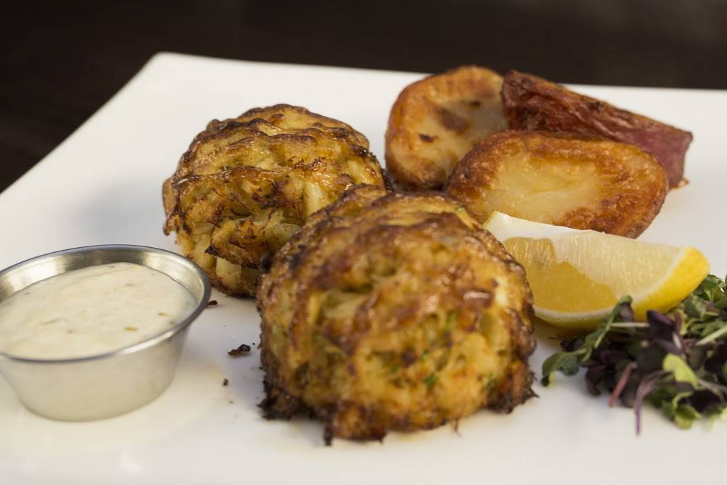 Harvest Plates & Pints | restaurant | 2 Montgomery Village Ave, Gaithersburg, MD 20879, USA | 2402381103 OR +1 240-238-1103