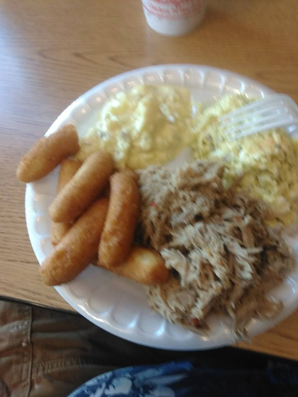 Smithfields Chicken N Bar-B-Q | restaurant | 2020 Olde Regent Way, Leland, NC 28451, USA | 9103716900 OR +1 910-371-6900