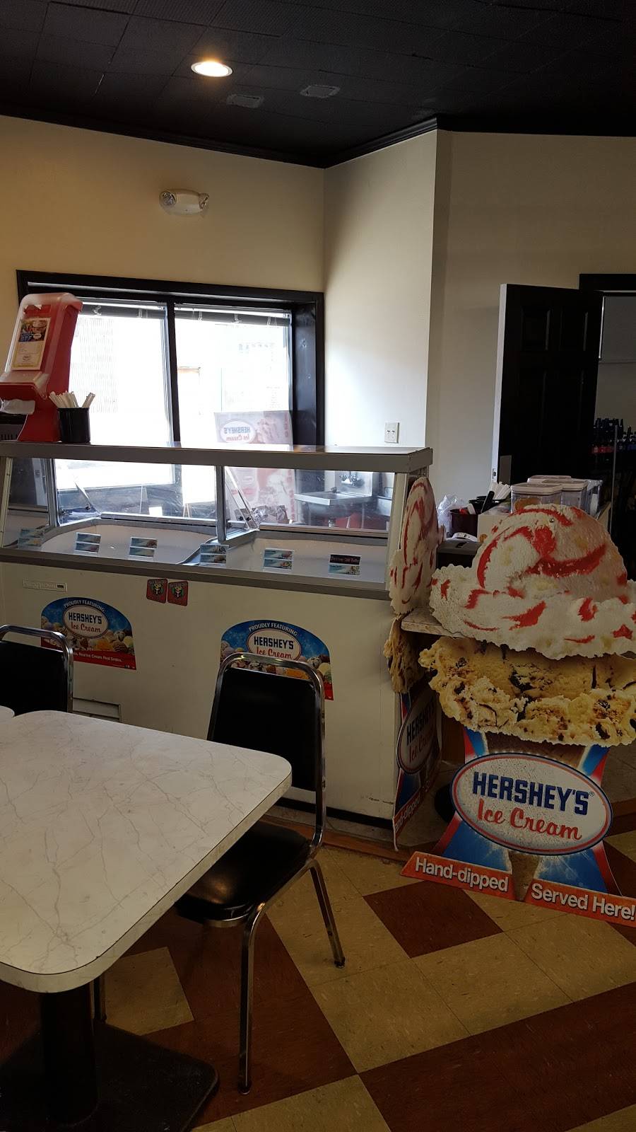 Foxs Pizza Den of Stowe Twp. | restaurant | 659 Woodward Ave, McKees Rocks, PA 15136, USA | 4123313131 OR +1 412-331-3131