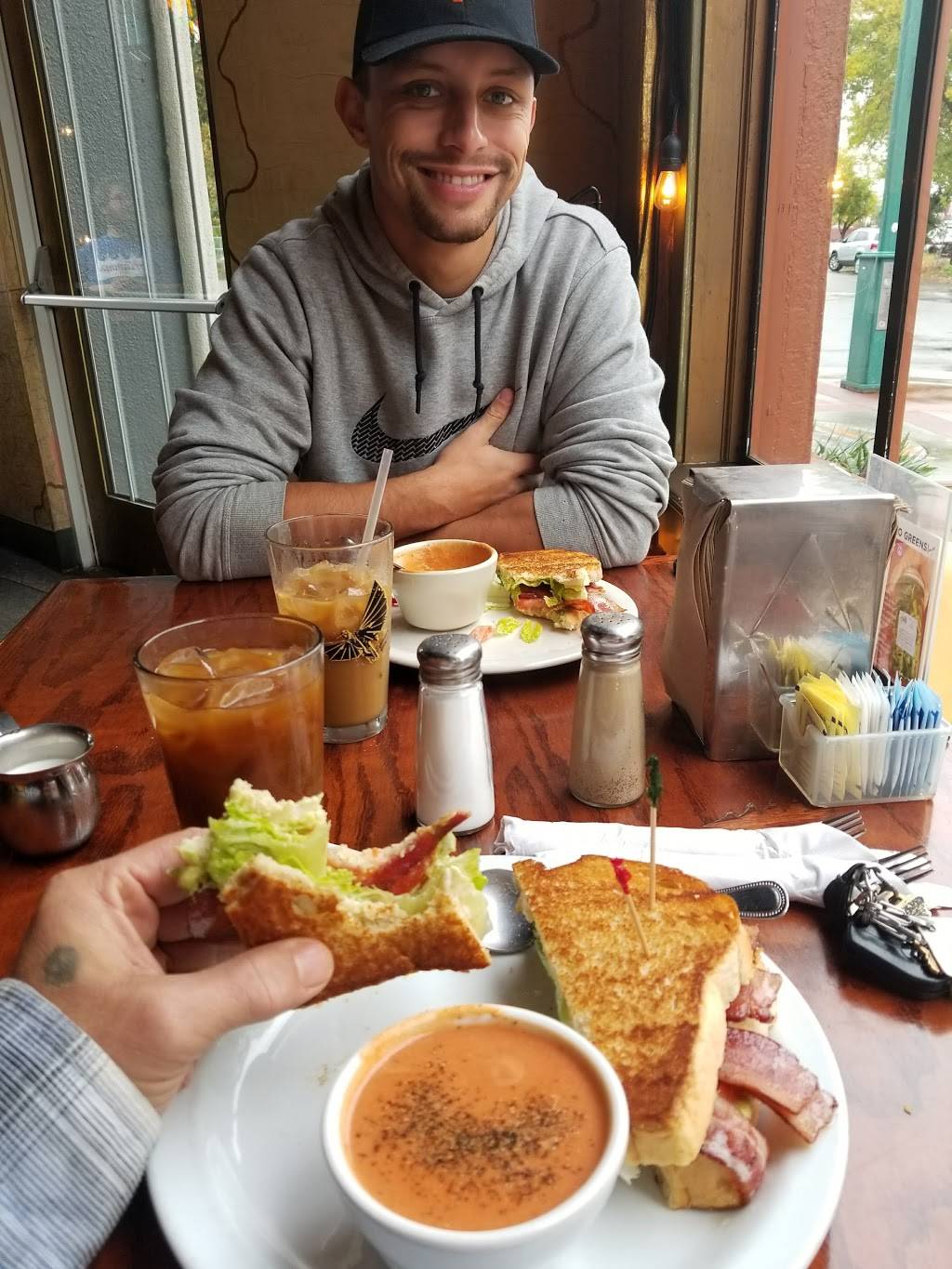 Carnegies | restaurant | 1600 Oregon St #1719, Redding, CA 96001, USA | 5302462926 OR +1 530-246-2926