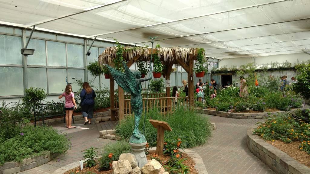 Perrys Cave Family Fun Center | restaurant | 979 Catawba Ave, Put-In-Bay, OH 43456, USA | 4192852283 OR +1 419-285-2283