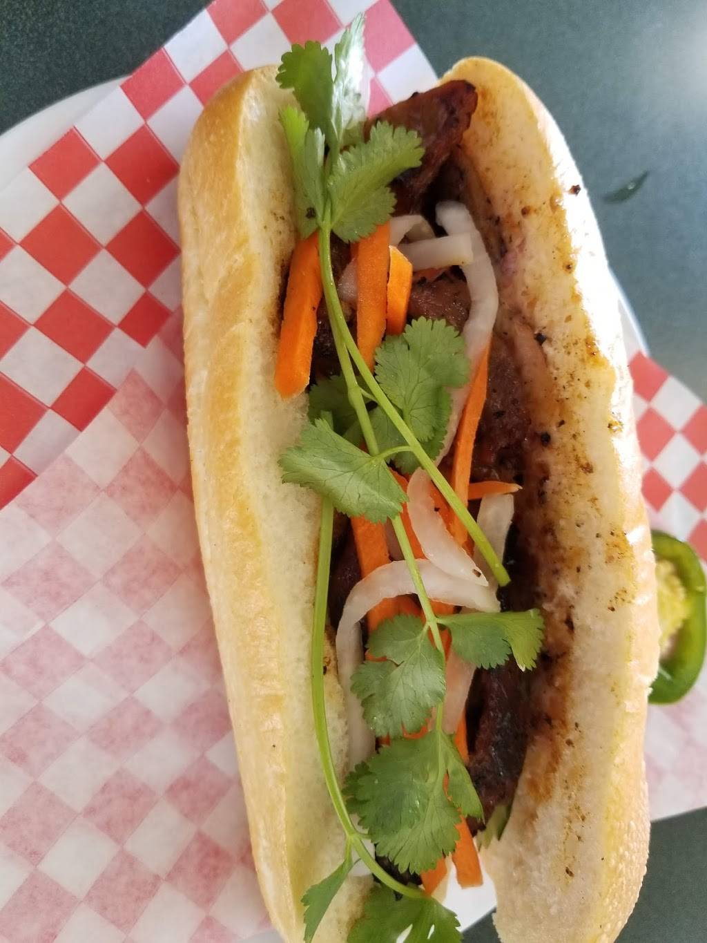 Golden Thai Kitchen | restaurant | 1820 N 75th Ave #110, Phoenix, AZ 85035, USA | 6238499301 OR +1 623-849-9301