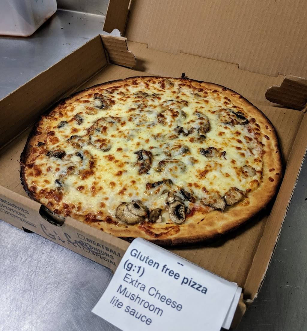 Luckys Pizza and Subhouse | restaurant | 9610, 815 Ocean Trail, Corolla, NC 27927, USA | 2525973222 OR +1 252-597-3222