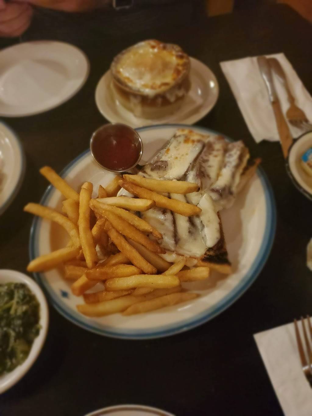 harbor light pub | restaurant | 129-18 Newport Ave, Rockaway Park, NY 11694, USA | 7184742202 OR +1 718-474-2202