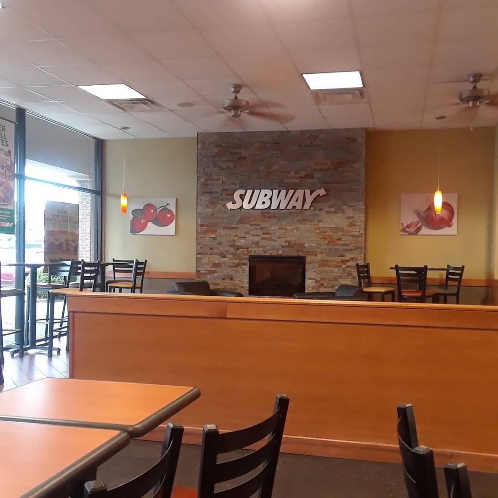 Subway | meal takeaway | 1229 Goss Ave, Louisville, KY 40217, USA | 5026369020 OR +1 502-636-9020
