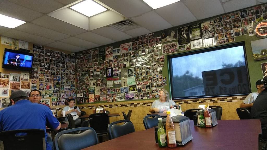 Julios Easy Stop | restaurant | 5945 Greenwood Dr, Corpus Christi, TX 78417, USA | 3612254088 OR +1 361-225-4088