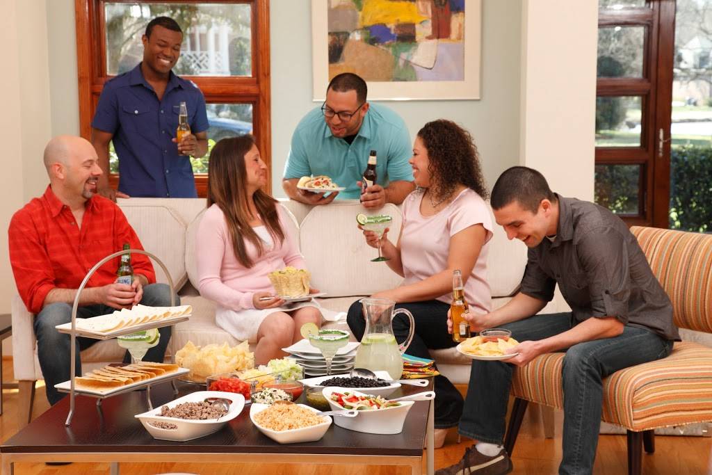 Salsaritas Fresh Mexican Grill | restaurant | 304 S Sharon Amity Rd, Charlotte, NC 28211, USA | 7044420655 OR +1 704-442-0655