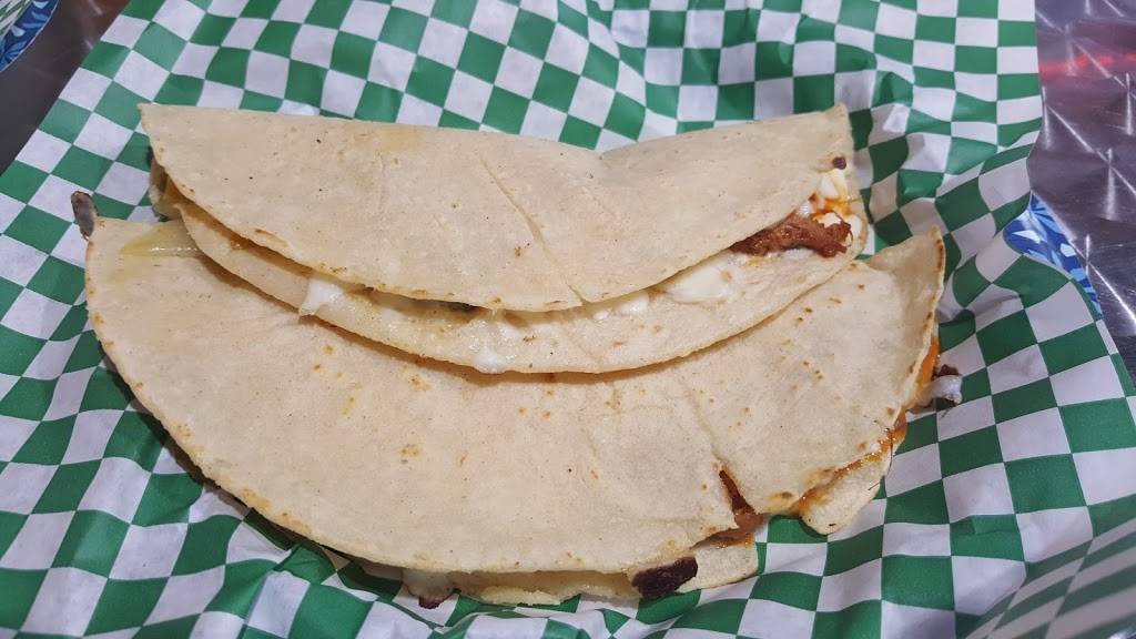 Las Quekas Mexican Quesadillas | restaurant | 1735 SW Military Dr, San Antonio, TX 78221, USA | 2105980126 OR +1 210-598-0126