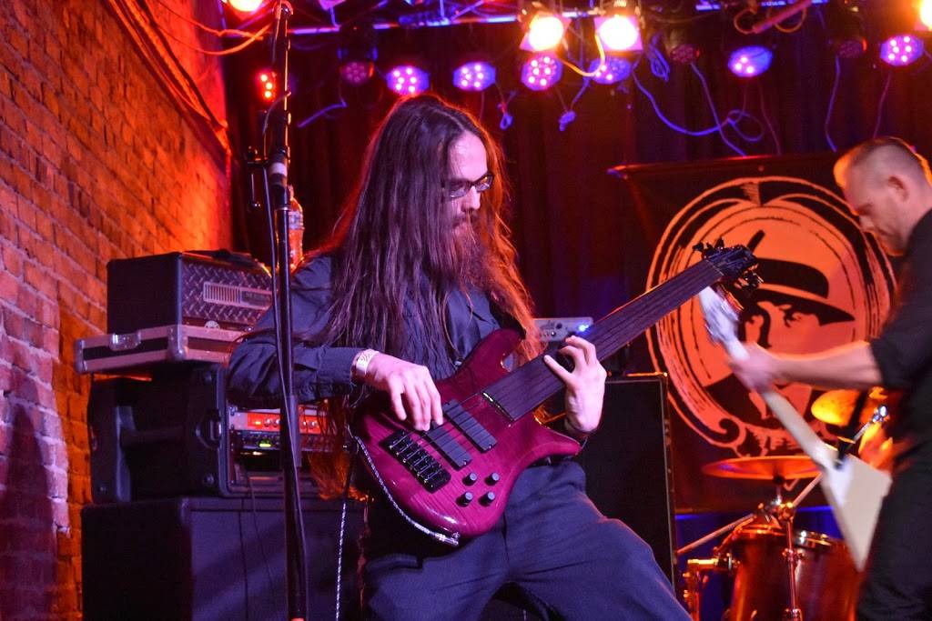 Capones | night club | 227 E Main St, Johnson City, TN 37604, USA | 4239282295 OR +1 423-928-2295