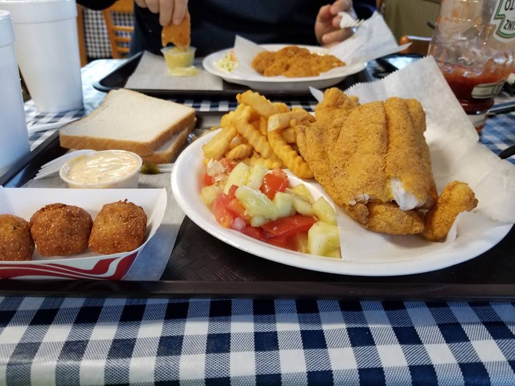 Uncle Larrys Restaurant | restaurant | 8210 Apison Pike, Ooltewah, TN 37363, USA | 4234982979 OR +1 423-498-2979