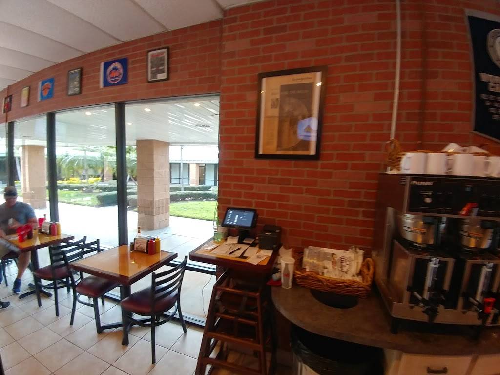 Mellies New York Deli & Eatery | restaurant | 4650 FL-64, Bradenton, FL 34208, USA | 9412812139 OR +1 941-281-2139