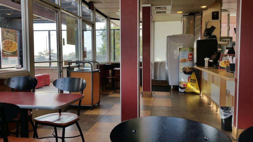 Jack in the Box | restaurant | 23017 Pacific Coast Hwy, Malibu, CA 90265, USA | 3104568943 OR +1 310-456-8943