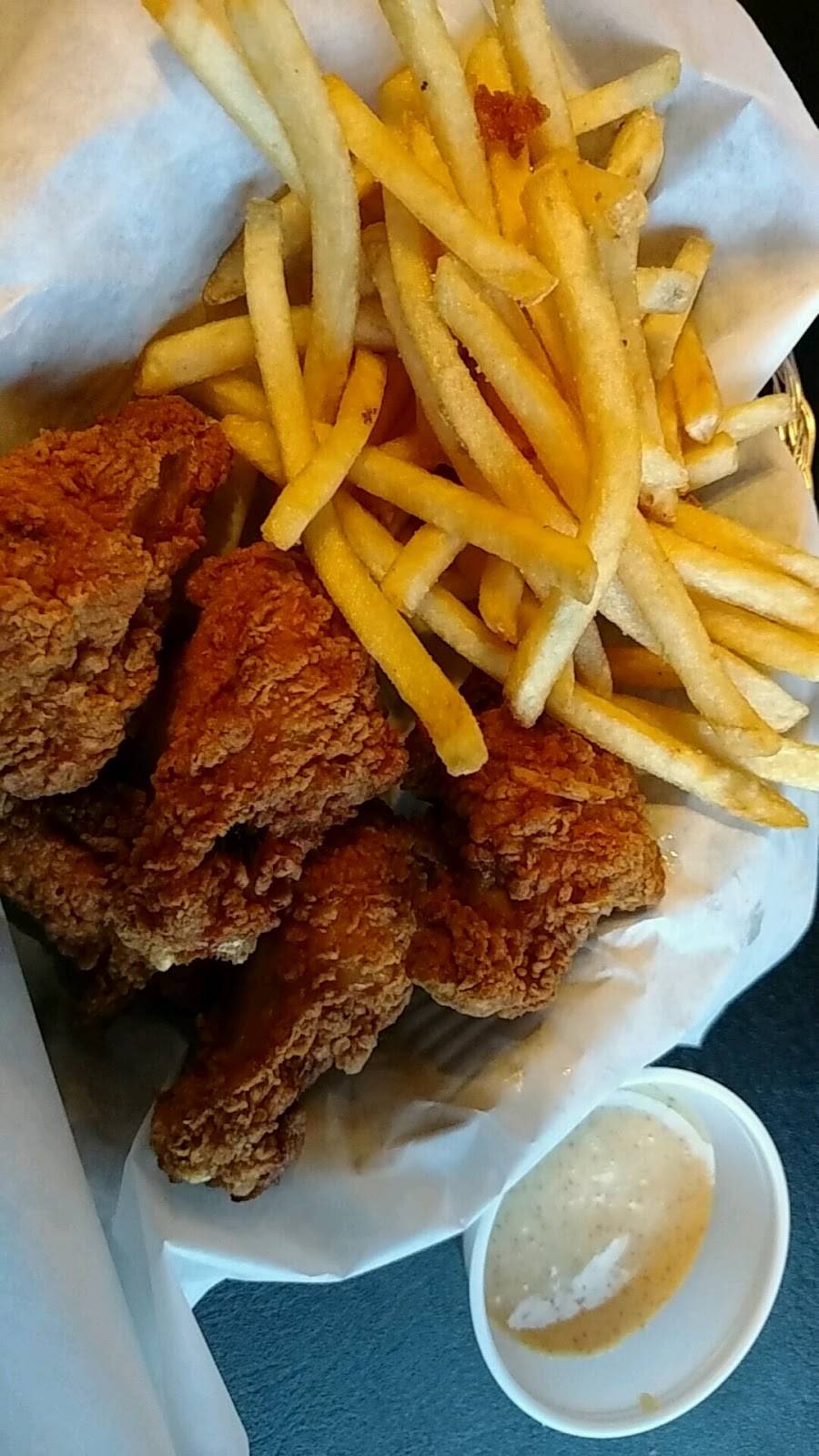 Country Grove Restaurant | restaurant | 322 Co Rd R R, Cedar Grove, WI 53013, USA | 9206686280 OR +1 920-668-6280