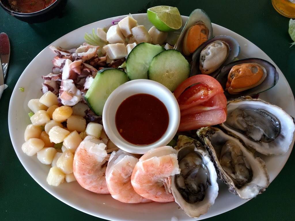Playa Azul Mariscos Restaurant | restaurant | 1281 N Santa Fe Ave # Y, Vista, CA 92084, USA | 7609414522 OR +1 760-941-4522