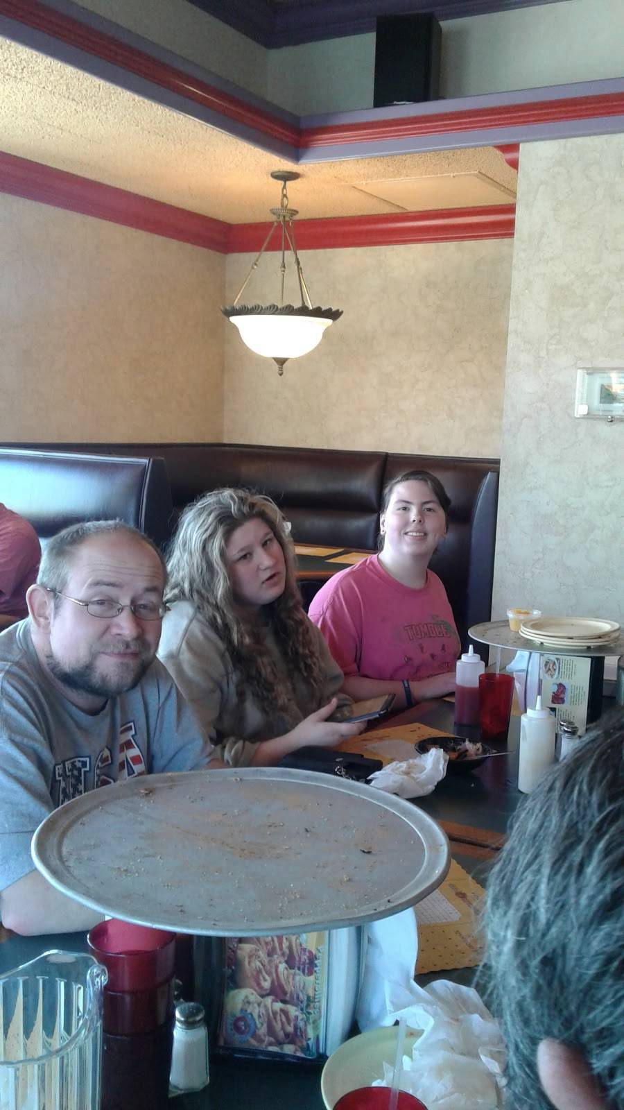 Monicals Pizza of Pontiac | restaurant | 311 Historic U.S. 66, Pontiac, IL 61764, USA | 8158442660 OR +1 815-844-2660