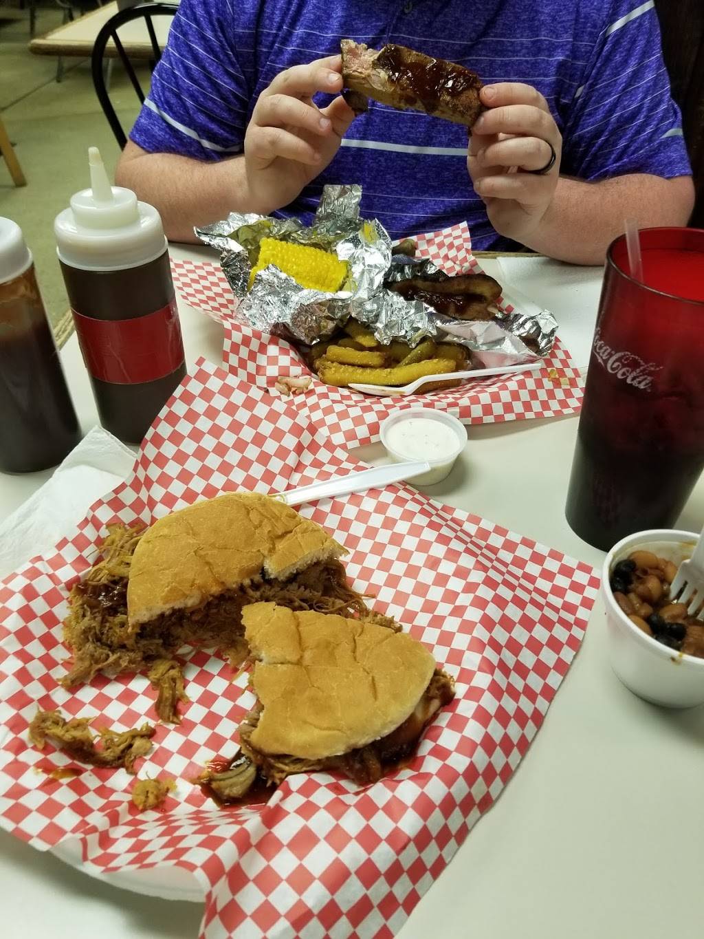 Carsons BBQ & Catering | restaurant | 3878 W 3rd St, Bloomington, IN 47404, USA | 8123694449 OR +1 812-369-4449