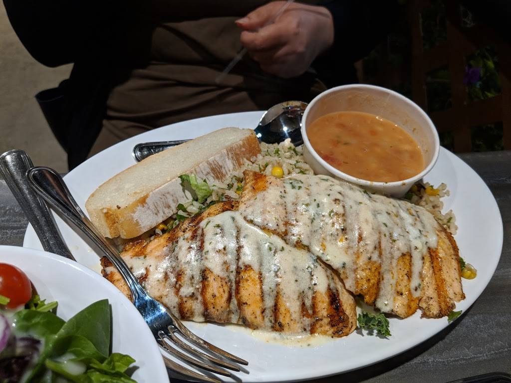 California Fish Grill | restaurant | 6435 Canoga Ave, Woodland Hills, CA 91367, USA | 8189283830 OR +1 818-928-3830