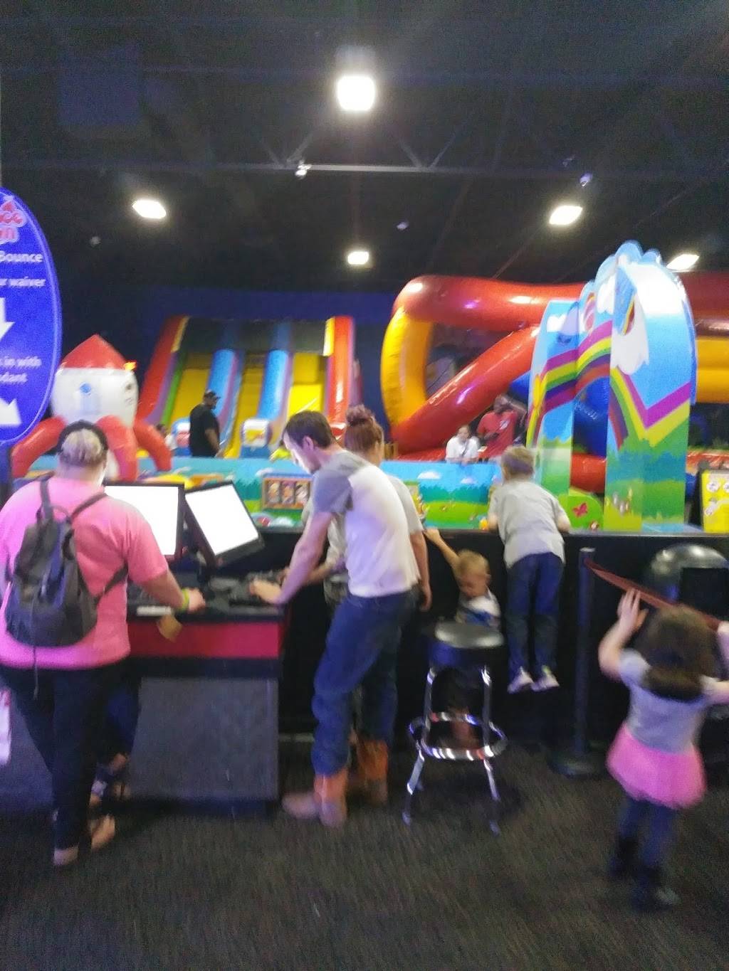 Oklahoma City Incredible Pizza Company | restaurant | 5833 Northwest Expy, Oklahoma City, OK 73132, USA | 4057288360 OR +1 405-728-8360