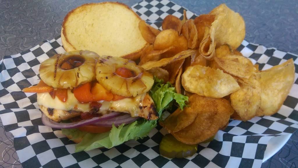 KCs Classic Burger Bar | restaurant | 2459, 625 E Washington St, North Attleborough, MA 02760, USA | 5083160901 OR +1 508-316-0901