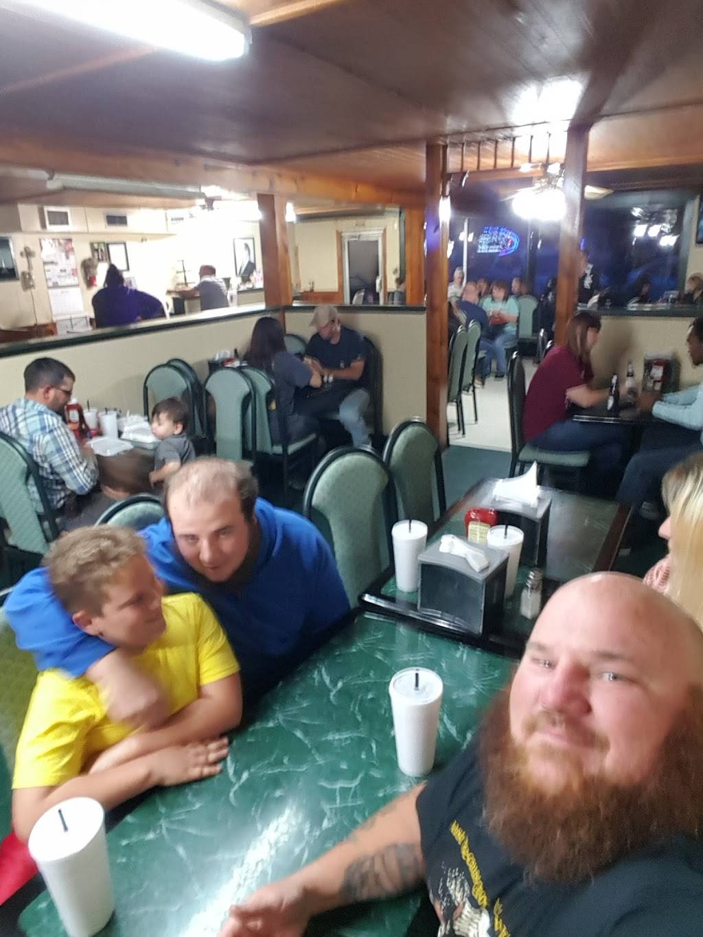 Bs Wild Wings Bar B Que | restaurant | 303 N Cushing Ave, Kaplan, LA 70548, USA | 3376436770 OR +1 337-643-6770