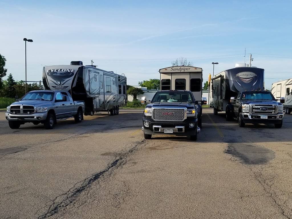 Flying J Travel Center | restaurant | 343 Civic Rd, Lasalle, IL 61301, USA | 8152200611 OR +1 815-220-0611