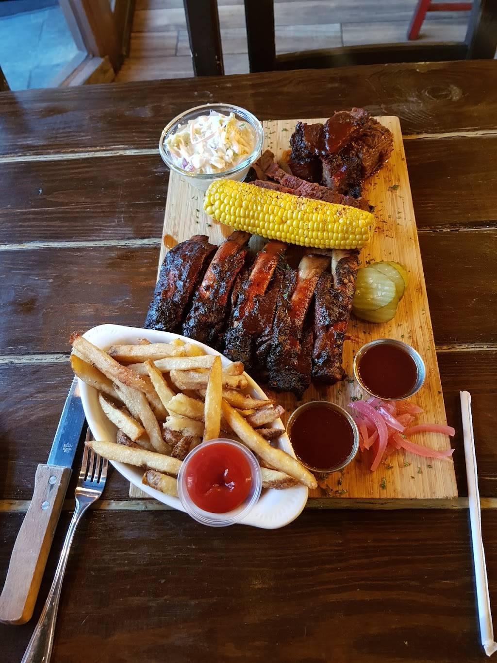 Backyard BBQ & Brew | restaurant | 9460 Harding Ave, Surfside, FL 33154, USA | 3057638818 OR +1 305-763-8818