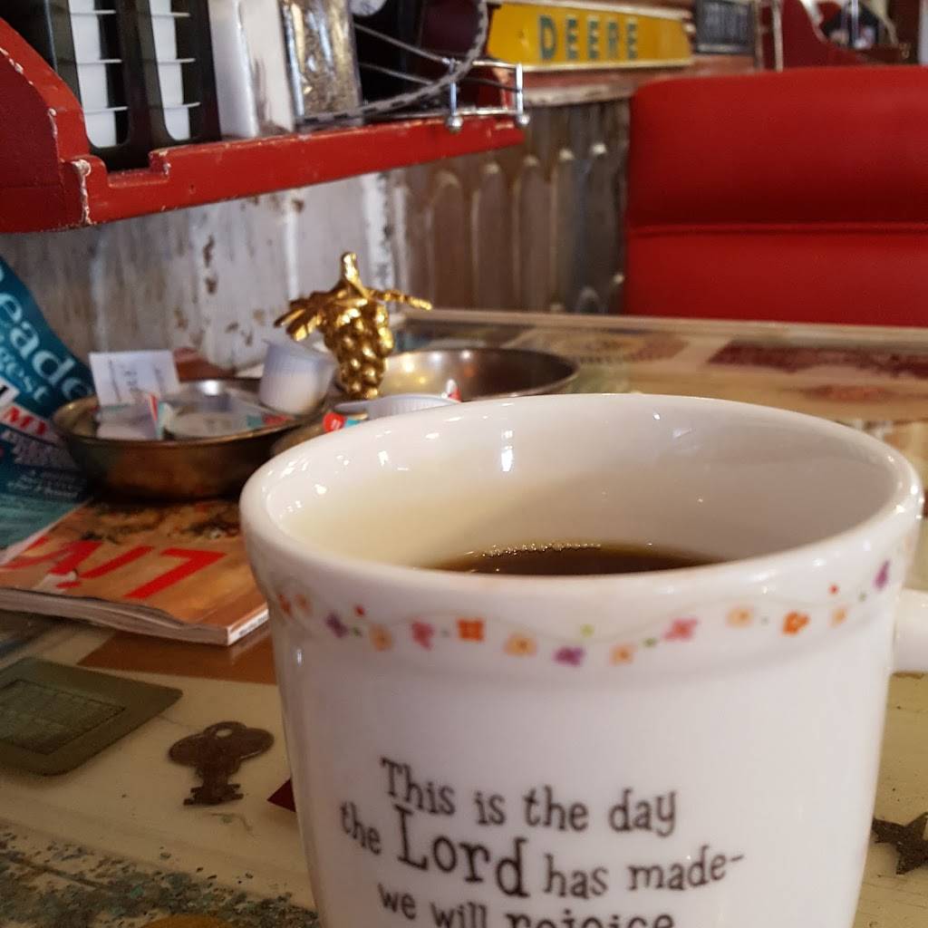 Barbed Wire Cafe | restaurant | 1635, 140 S Main St, Plainwell, MI 49080, USA | 2692251010 OR +1 269-225-1010