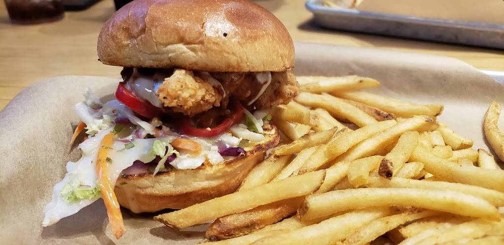 Buffalo Wild Wings | meal takeaway | 7042 University Dr NW, Huntsville, AL 35806, USA | 2568908500 OR +1 256-890-8500